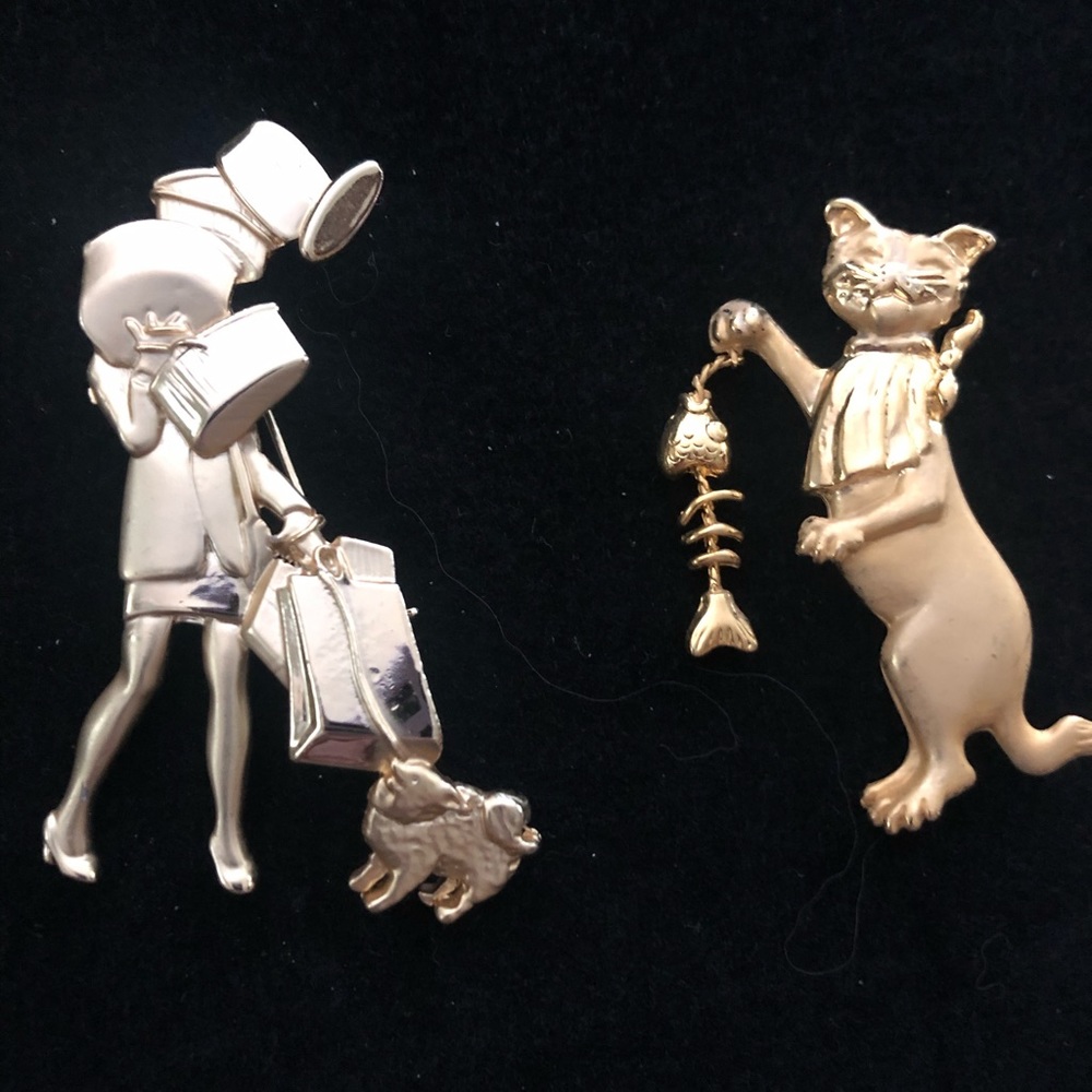 2 Vintage quirky gold pins